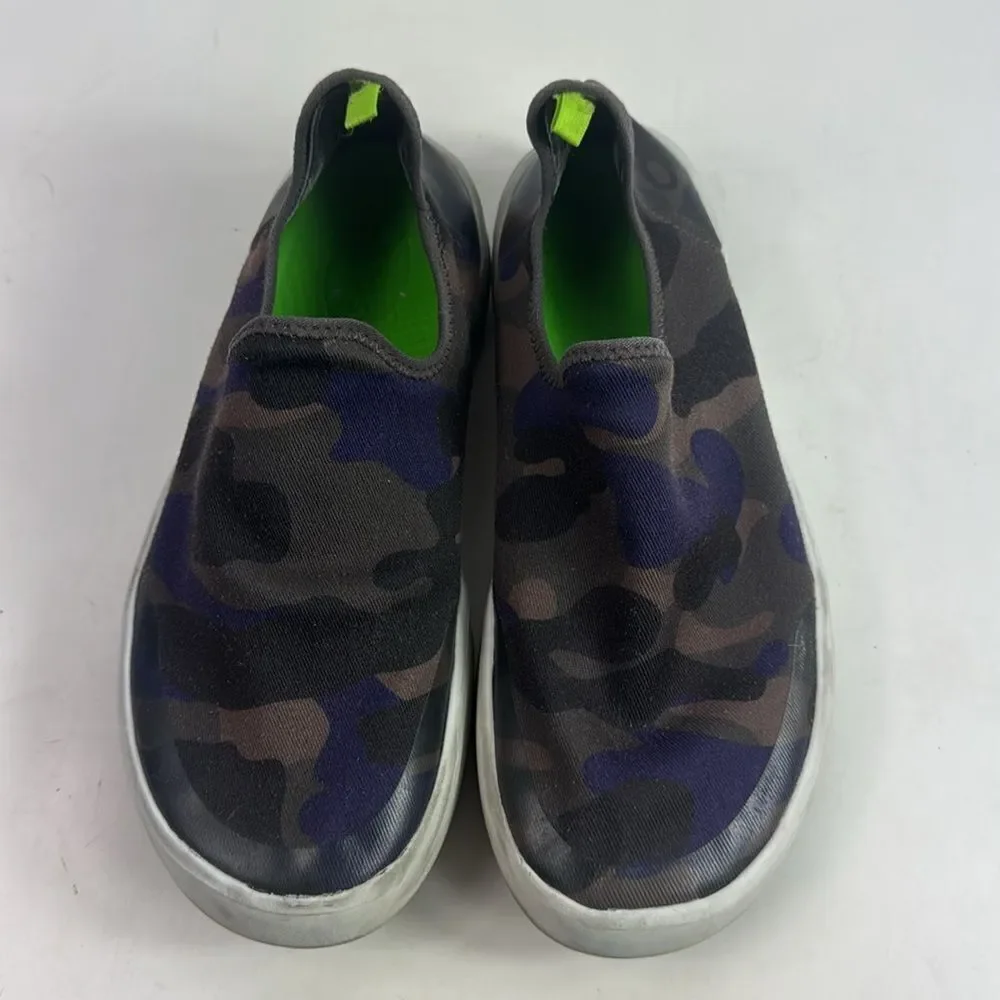 OOFOS OOmg eeZee Midnight Camo Slip On Sneakers